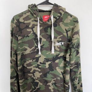 Men’s Camo Ghost Sportique Hoodie, Size Medium. Embroidered logo.